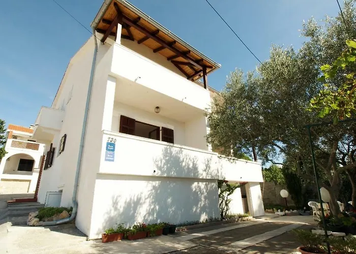 בית הארחה Barbat 730 3*